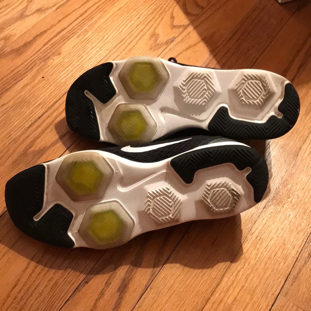 Running Shoes - Picture 5 of 5